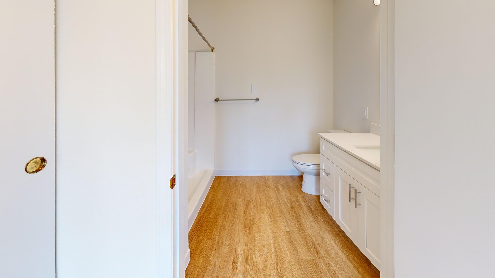 Azalea-Park-IL-Studio-369-sqft-Bathroom-1