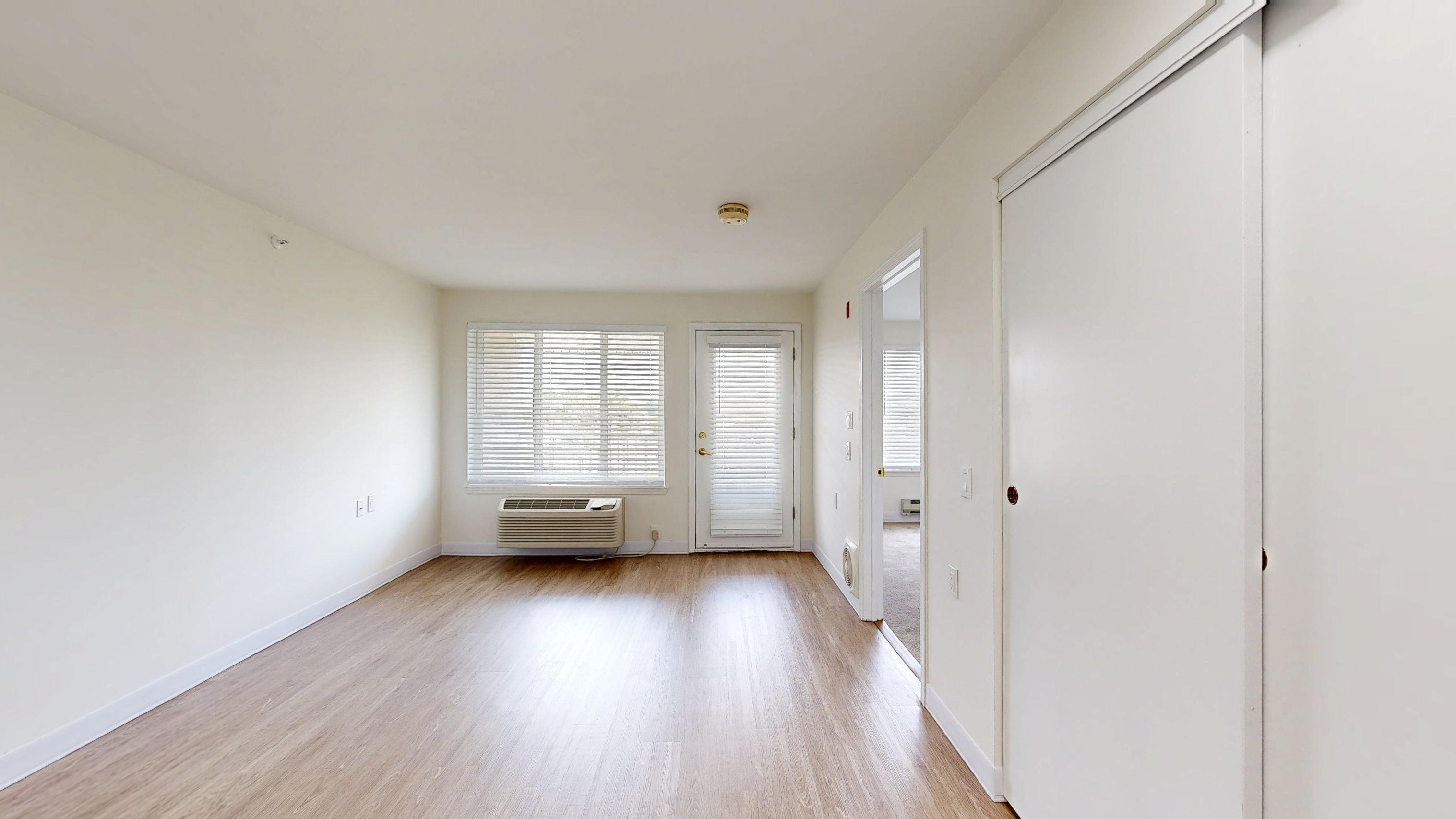 Azalea-Park-IL-1-bed-549-sqft-One-Bedroom-Apartment-