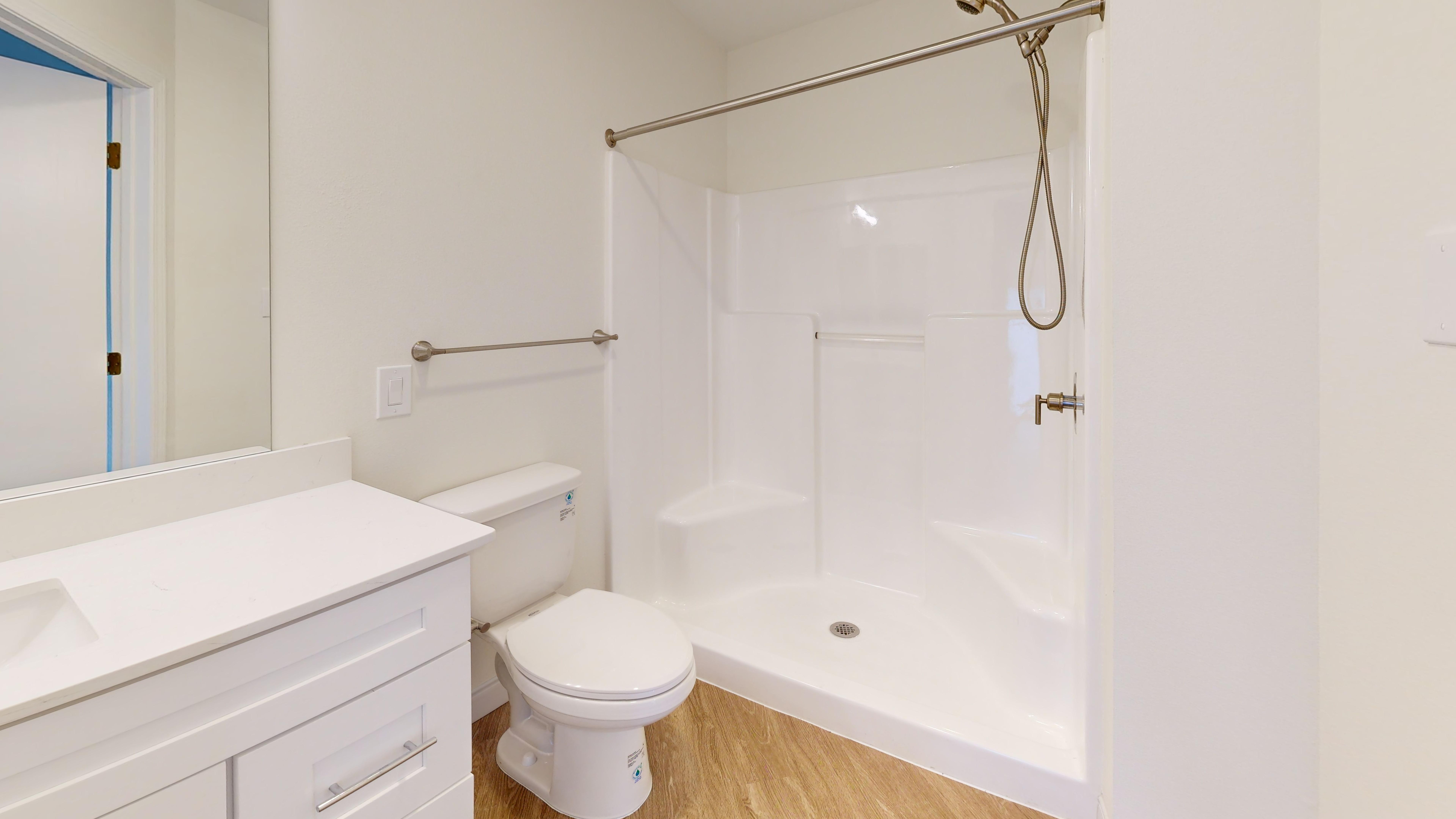 Azalea-Park-IL-2-bed-877-sqft-Bathroom