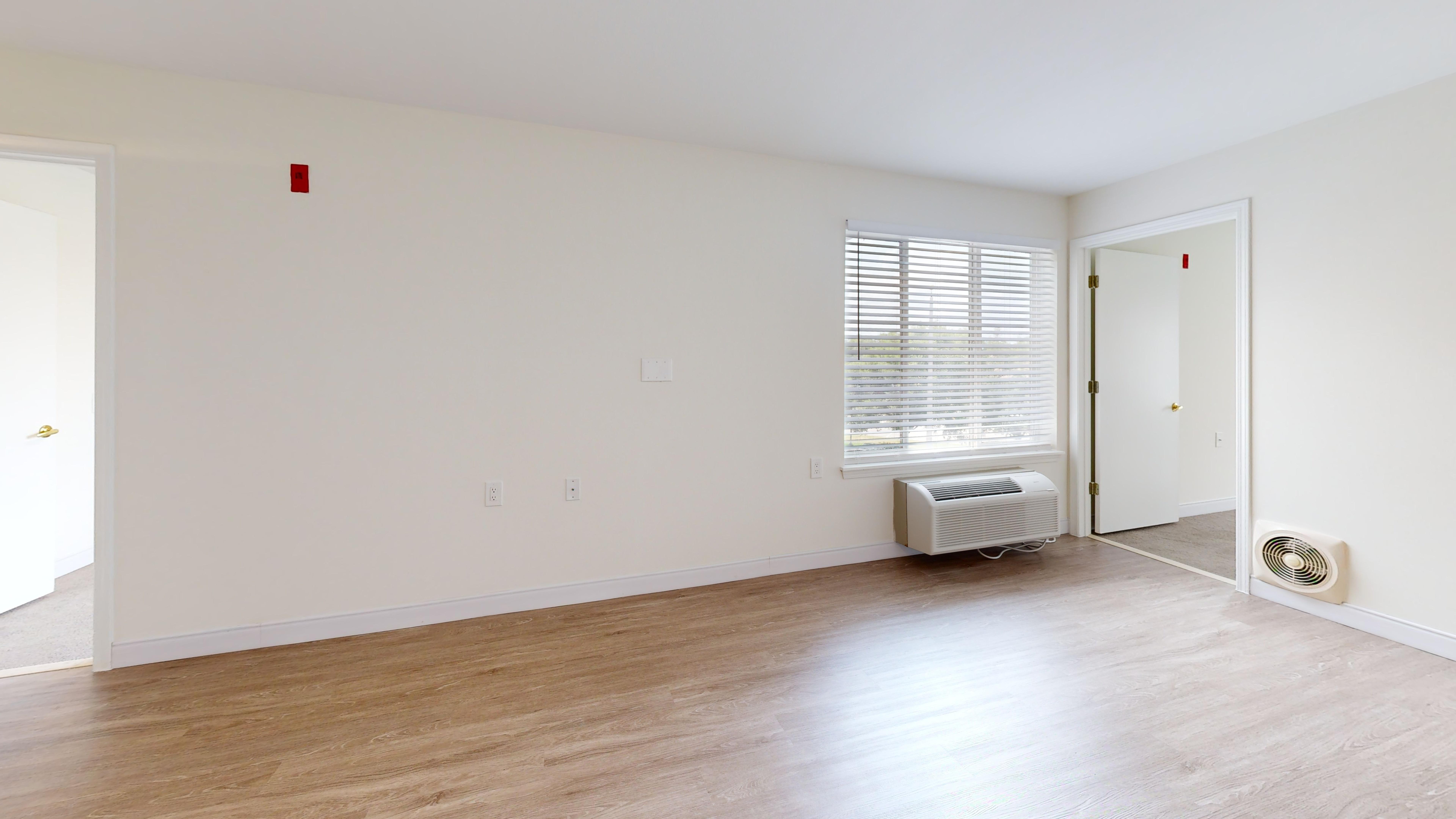 Azalea-Park-IL-2-bed-877-sqft-Living-Room