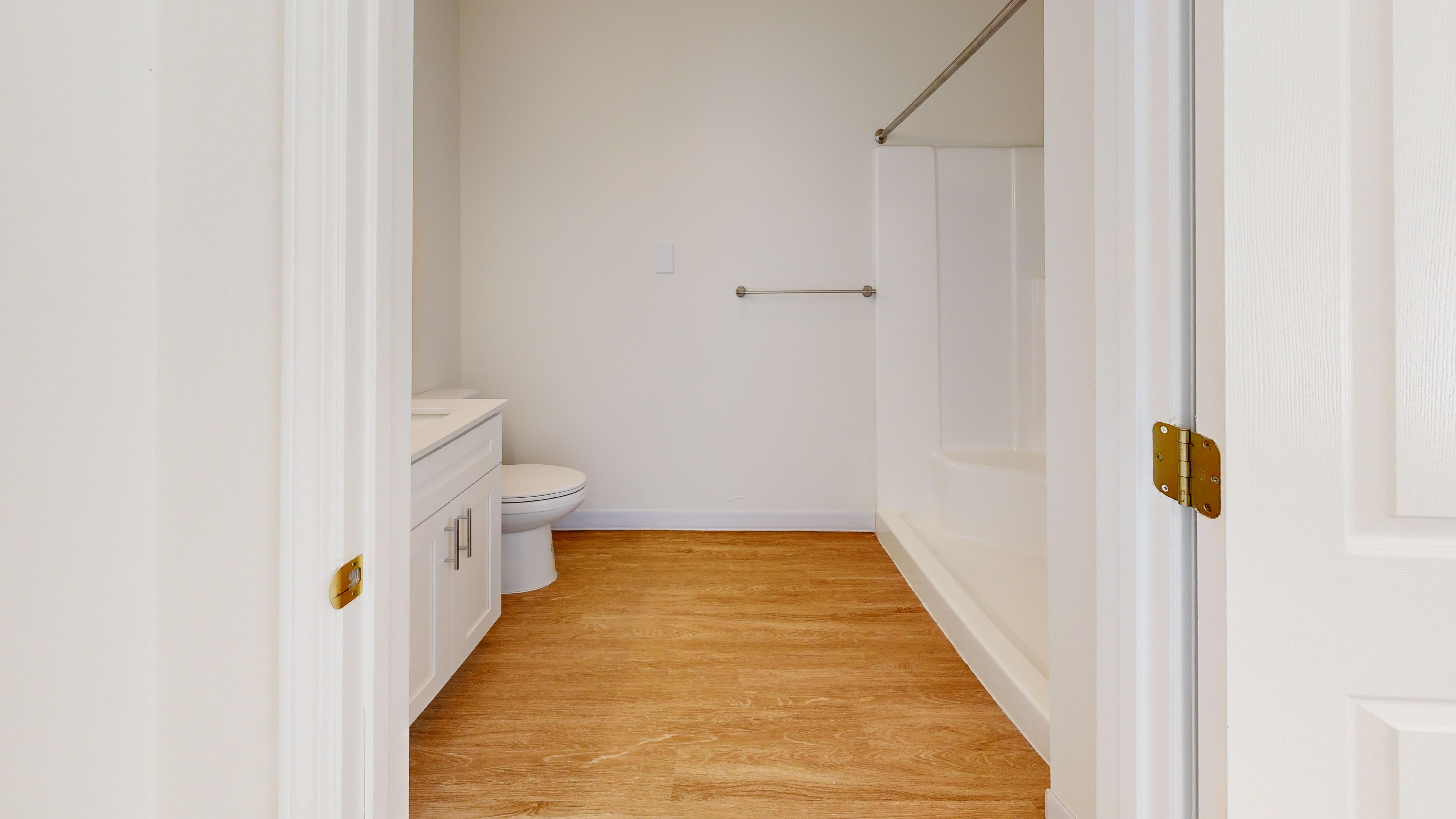 Azalea-Park-IL-Studio-341-sqft-Bathroom